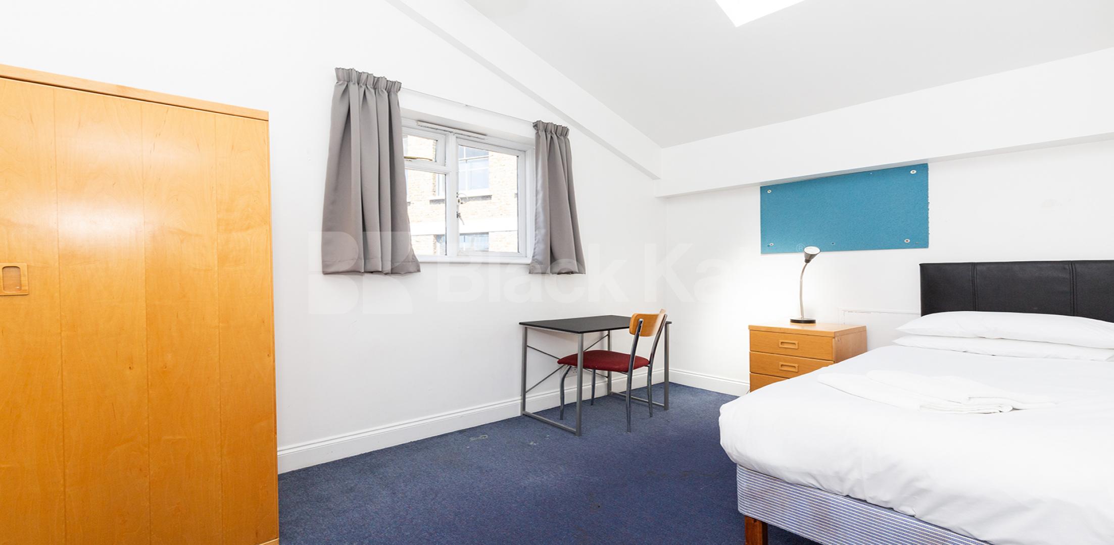 			WAREHOUSE CONVERSION, 3 Bedroom, 1 bath, 1 reception Apartment			 Crawford Passage EC1R, FARRINGDON / CLARKENWELL